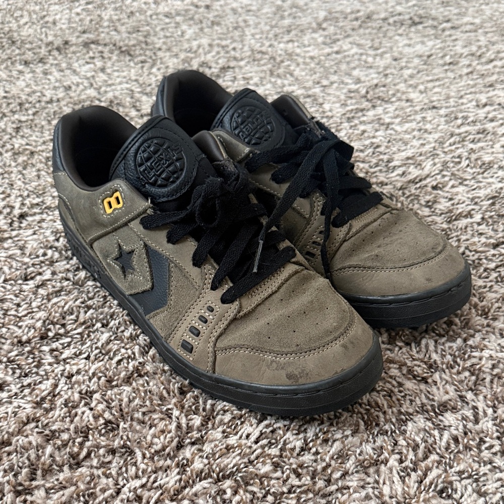 Converse olive green and black suede skate sneakers 9